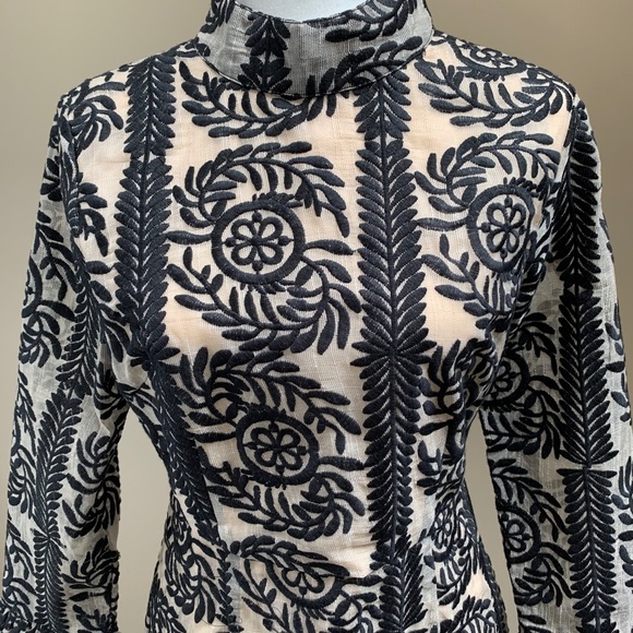 Missguided Black Lace Frill Sleeve Shift Dress - Picture 3 of 6